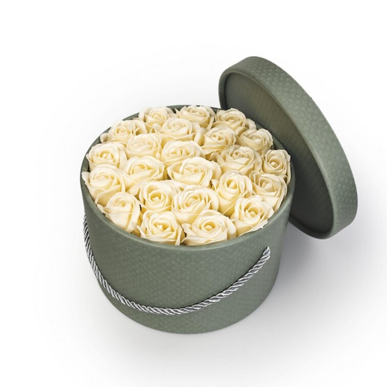 Mýdlové růže ve flower boxu khaki - krémové růže