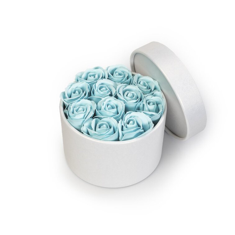 Mýdlové růže ve flower boxu - pastelově modré růže