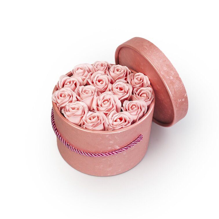 Mýdlové růže v růžovém flower boxu - pastelově růžové růže