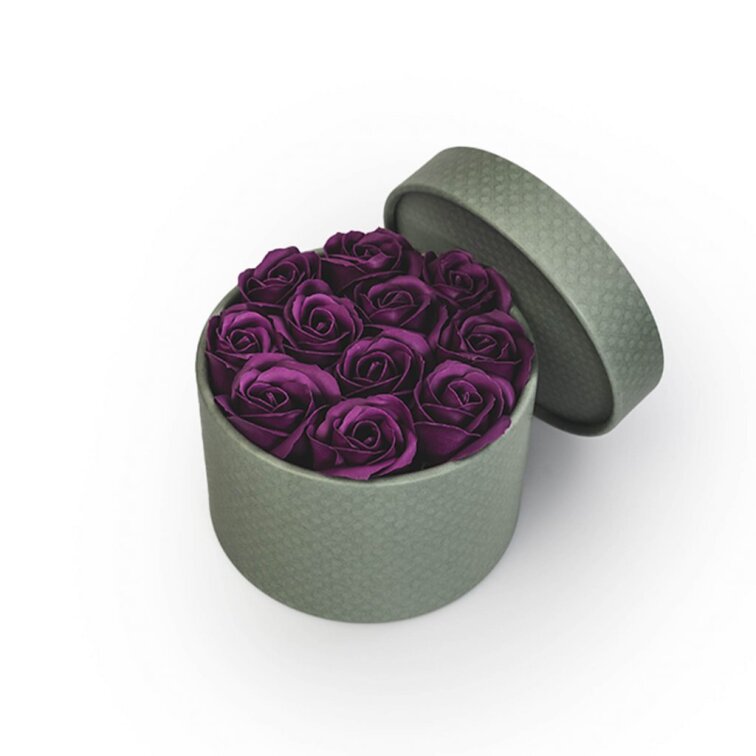 Mýdlové růže ve flower boxu khaki - tmavě fialové růže