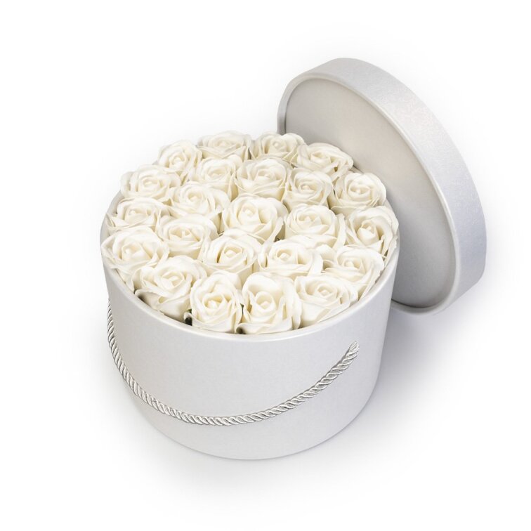 Mýdlové růže ve flower boxu - bílé růže