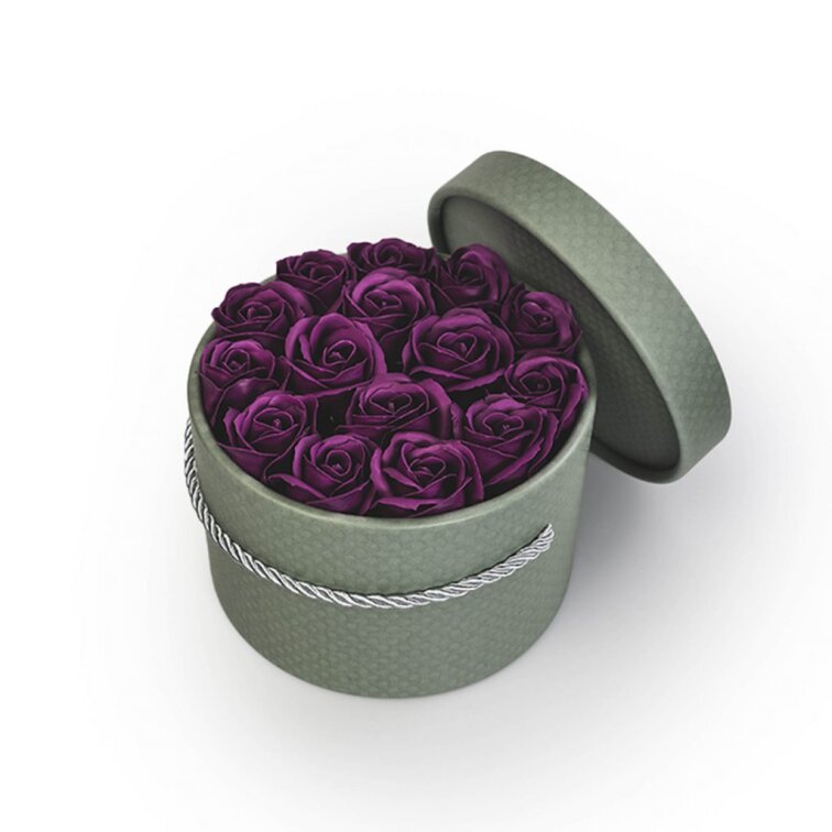 Mýdlové růže ve flower boxu khaki - tmavě fialové růže