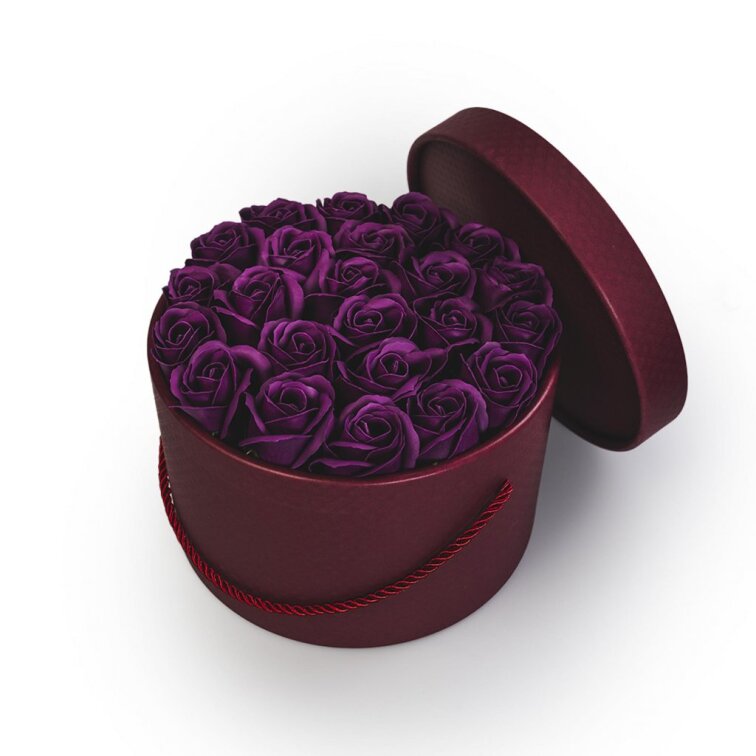 Mýdlové růže v bordó flower boxu - tmavě fialové růže