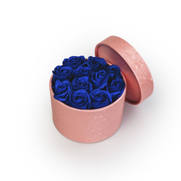 Mýdlové růže v růžovém flower boxu - královsky modré růže