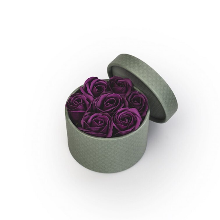 Mýdlové růže ve flower boxu khaki - tmavě fialové růže