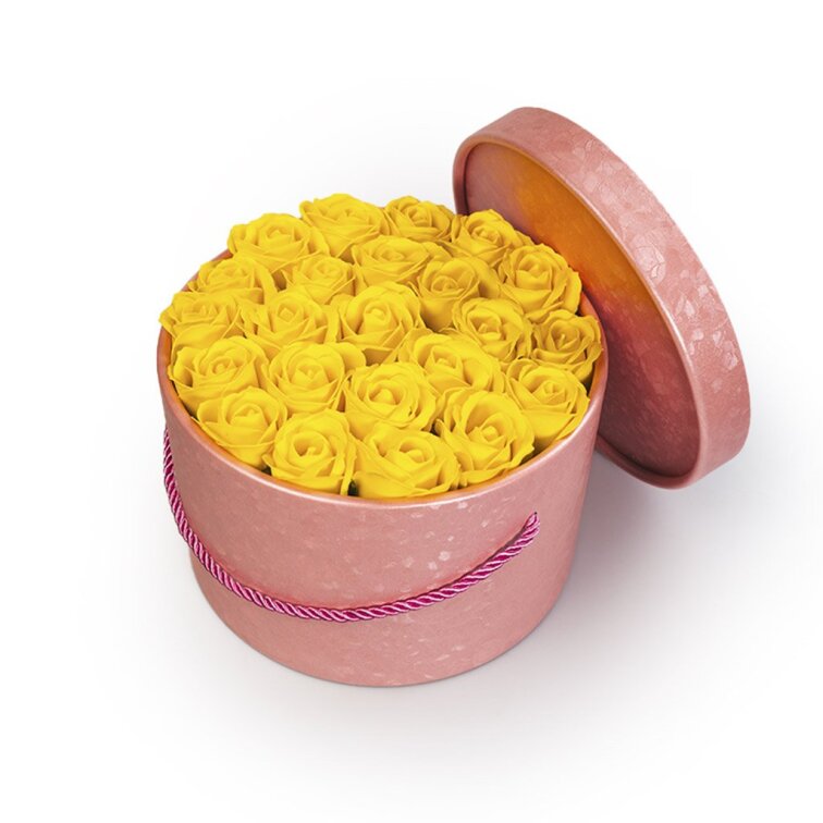 Mýdlové růže v růžovém flower boxu - žluté růže