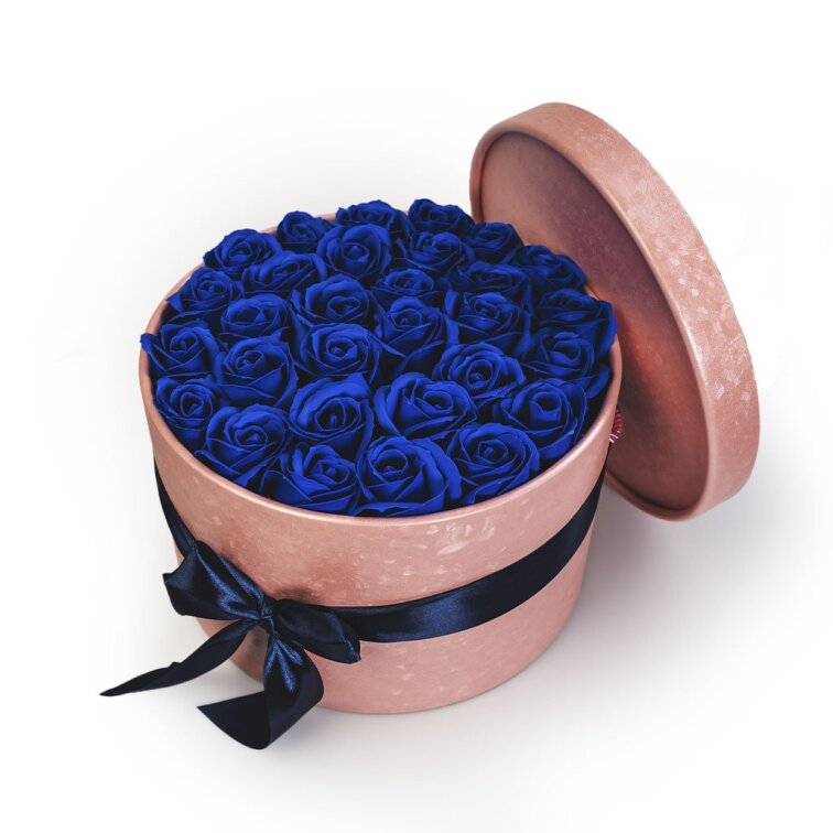 Královsky modré mýdlové růže v růžovém flower boxu - 29 růží