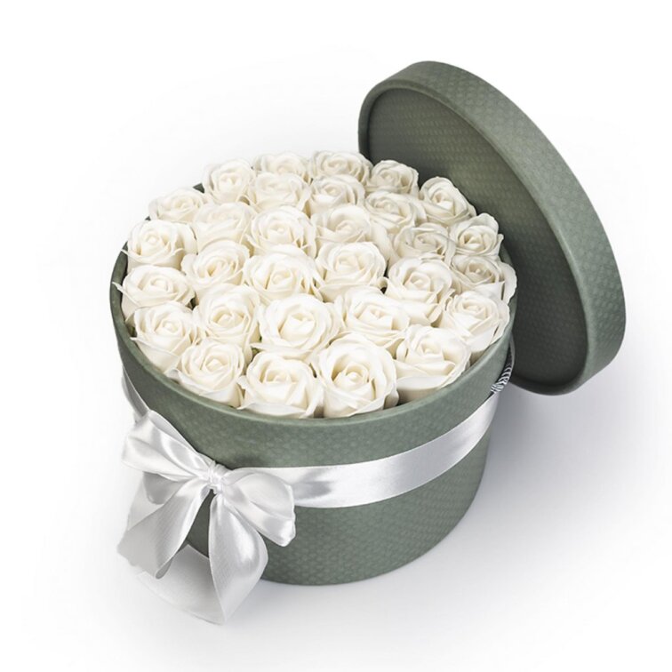 Bílé mýdlové růže v květinovém khaki boxu - 29 růží