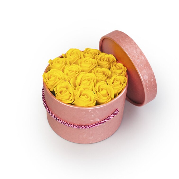Mýdlové růže v růžovém flower boxu - žluté růže