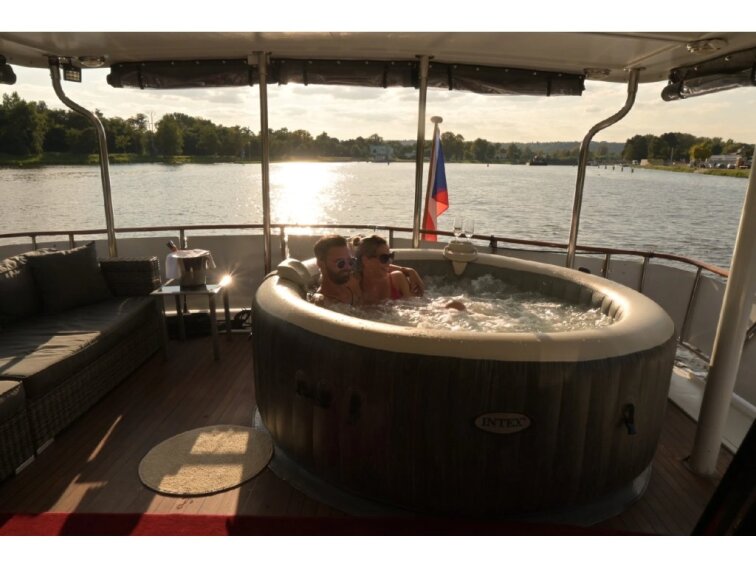 Privátní plavba Prahou na luxusní jachtě