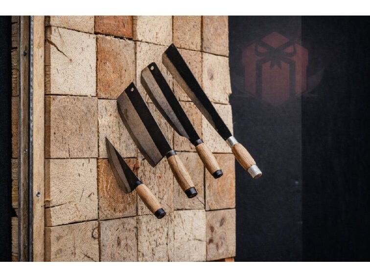 Vrhání chladných zbraní – vrhání nožů a hvězdic