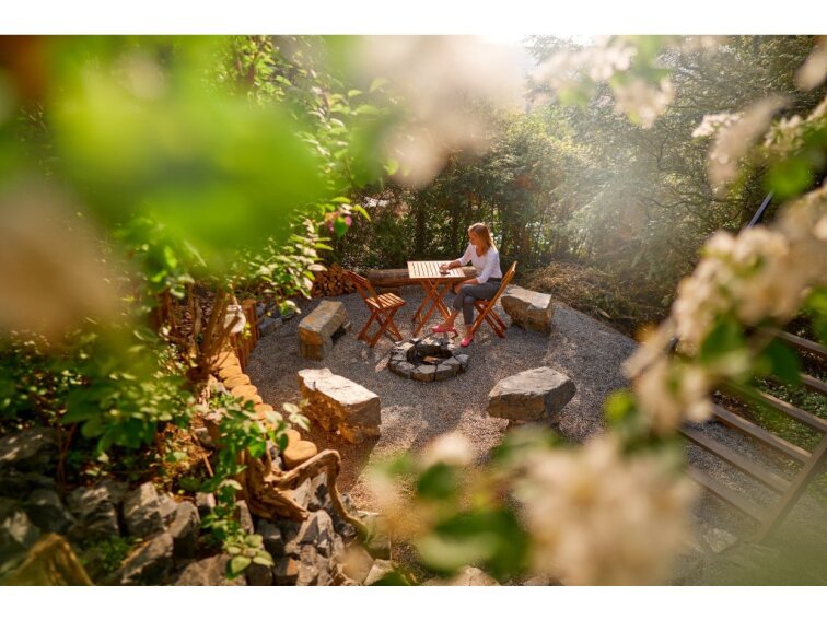 Ticho v korunách – útulný posed