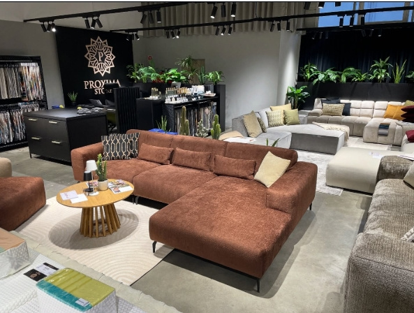 Otočné jedálenské kreslo LUNA