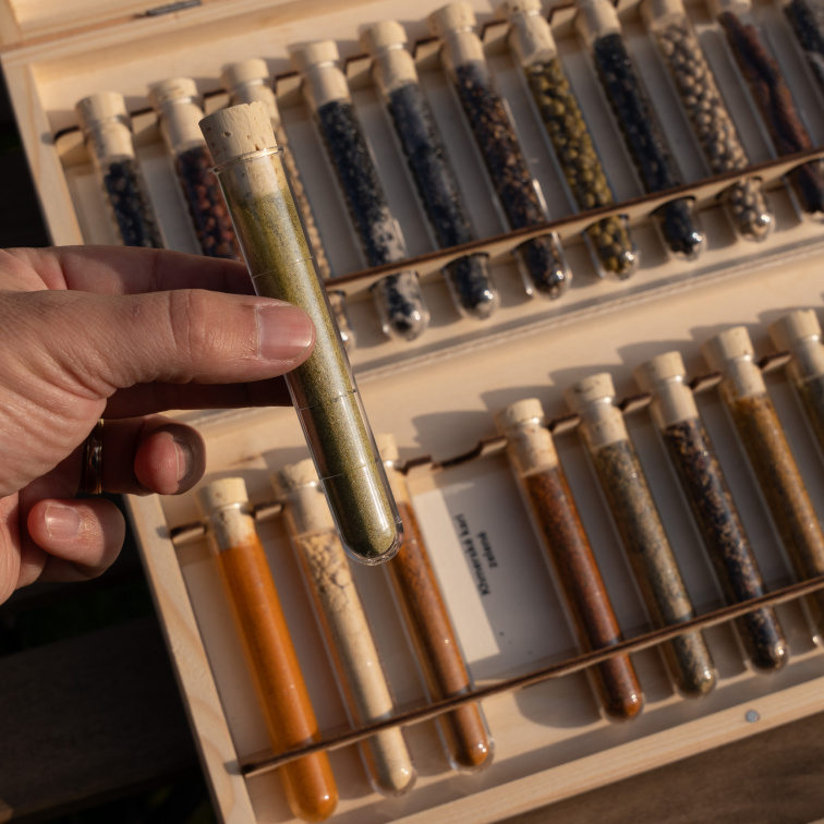 La Plantation "adventní" degustační sada 24 Kampotských pepřů a koření (cca 130g)