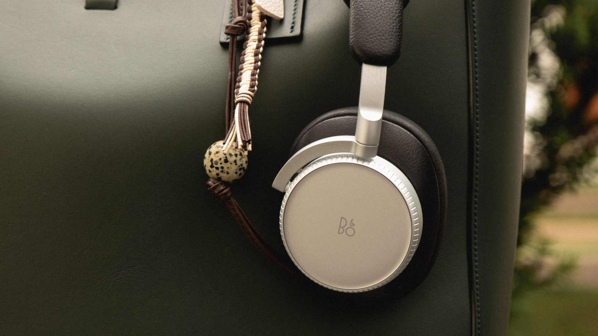 Beoplay H100 Century Brown