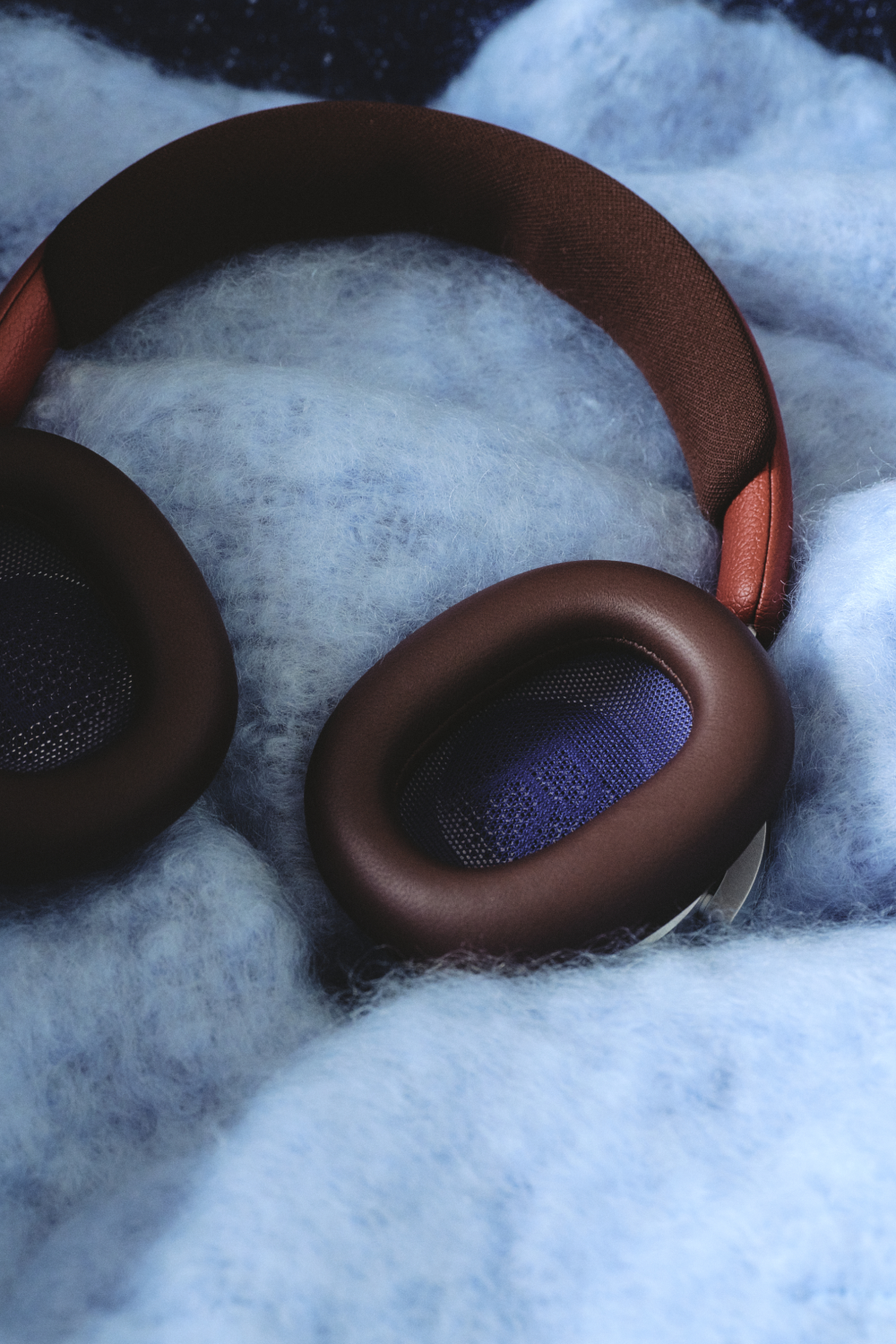 Beoplay H100 Century Brown