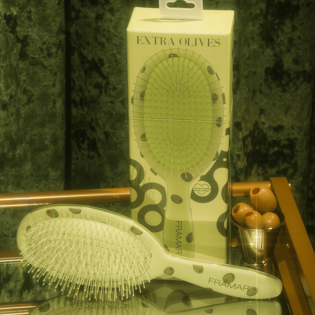 Kolekce Extra Dirty / kartáč na rozčesání Extra Olives