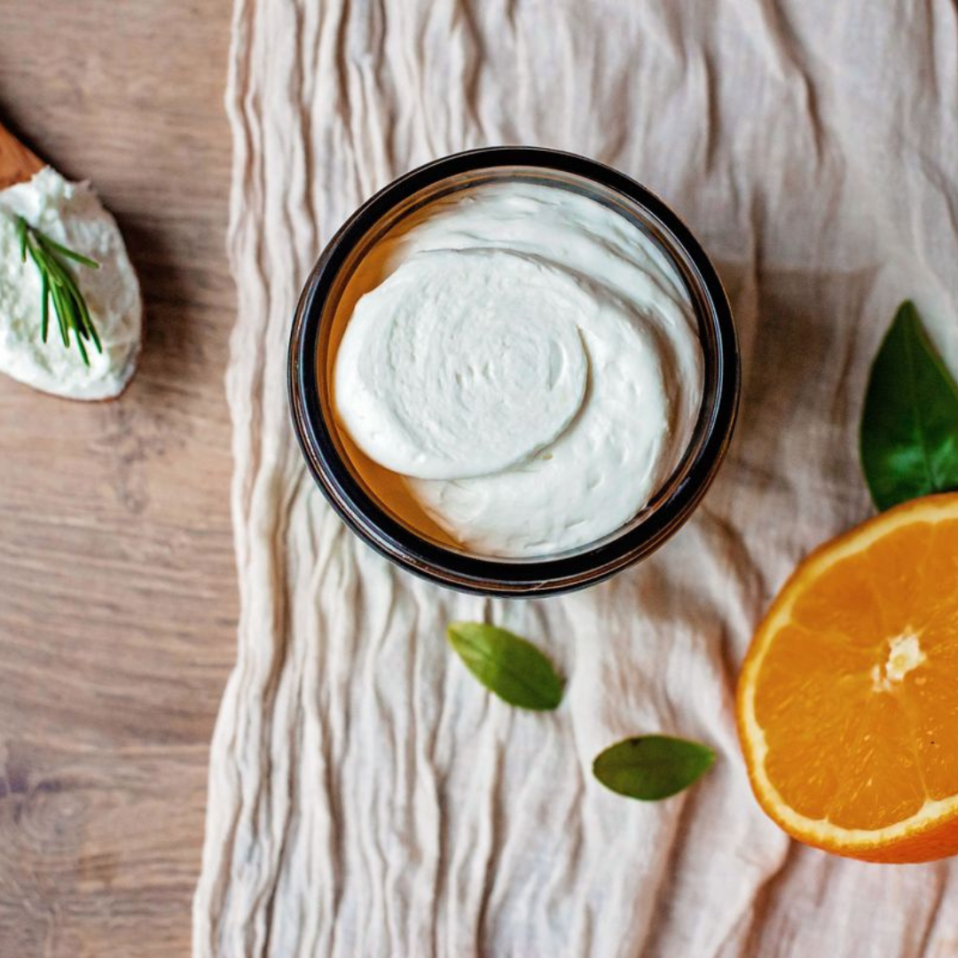 Výhodné duo pro hydrataci pokožky - Tělový peeling a Šlehané tělové máslo