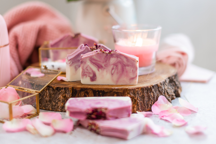 Tuhé přírodní mýdlo Růže