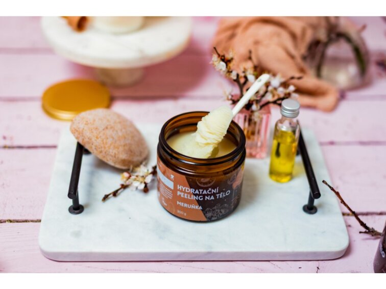 Výhodné duo pro hydrataci pokožky - Šlehané tělové máslo Meruňka a Peeling na tělo Meruňka