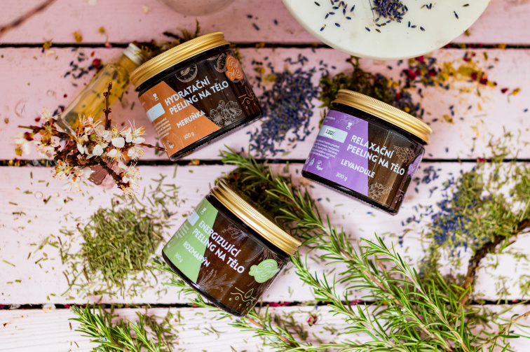 Výhodné duo pro hydrataci pokožky - Tělový peeling a Šlehané tělové máslo