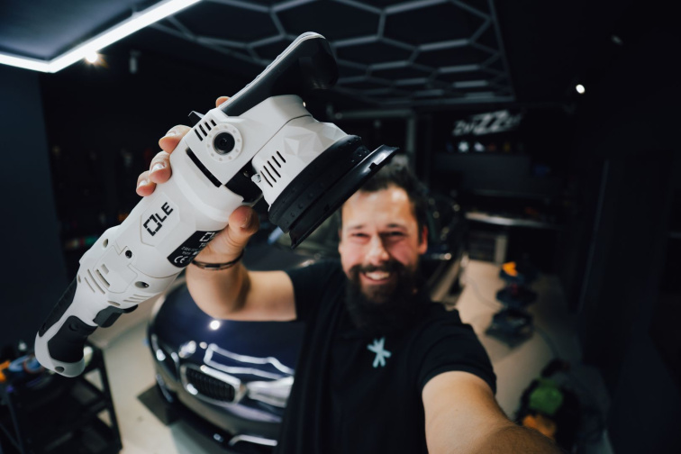 Liquid Elements T4200 orbitální leštička s brašnou - nová verze