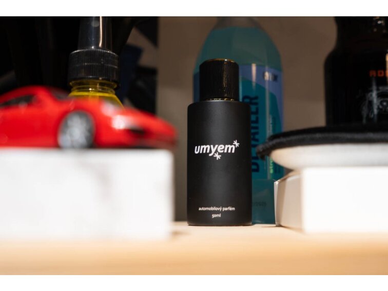 Autoparfém Gabriella - přírodní vůně do auta z Brna