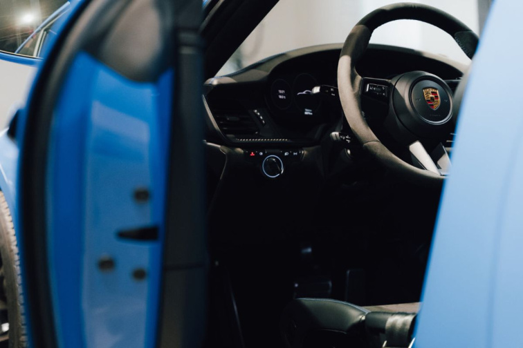 Jakou chemii do tepovače? Kompletní průvodce čištěním bez poškození přístroje