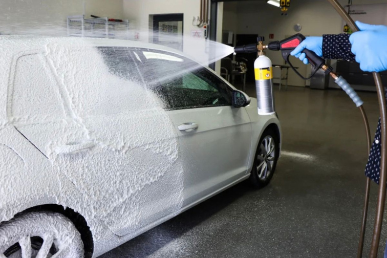 Koch Chemie Gentle Snow Foam X-Mas (Gfx) 1 l - vánoční pH neutrální aktivní pěna