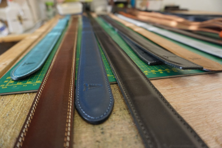 NOIR Essentials - černý minimalistický pásek