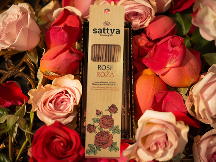 Vonné tyčinky Růže, 15 ks, Sattva