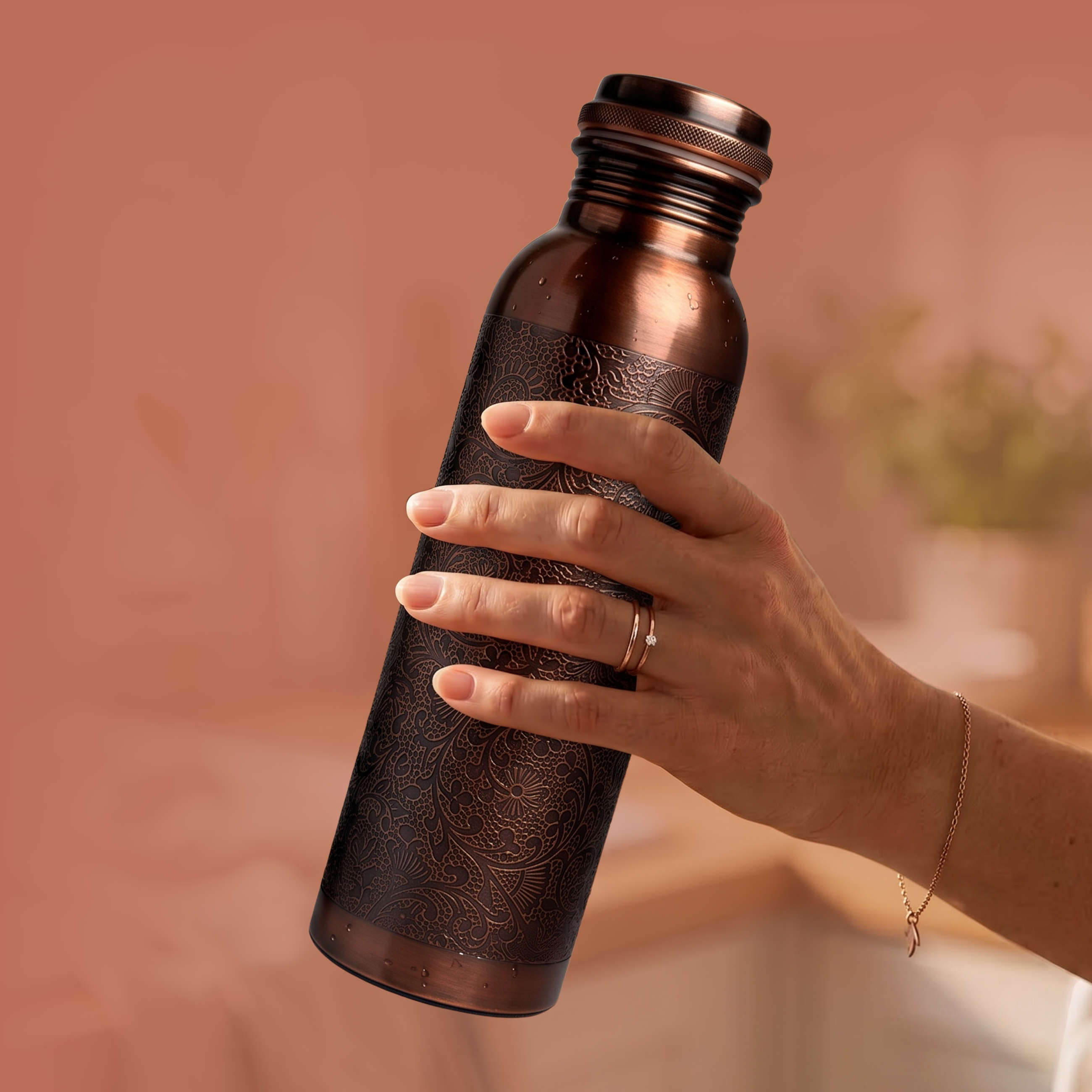 Měděná láhev na vodu vzor Starožitné gravírování, 950 ml, Nature's Own