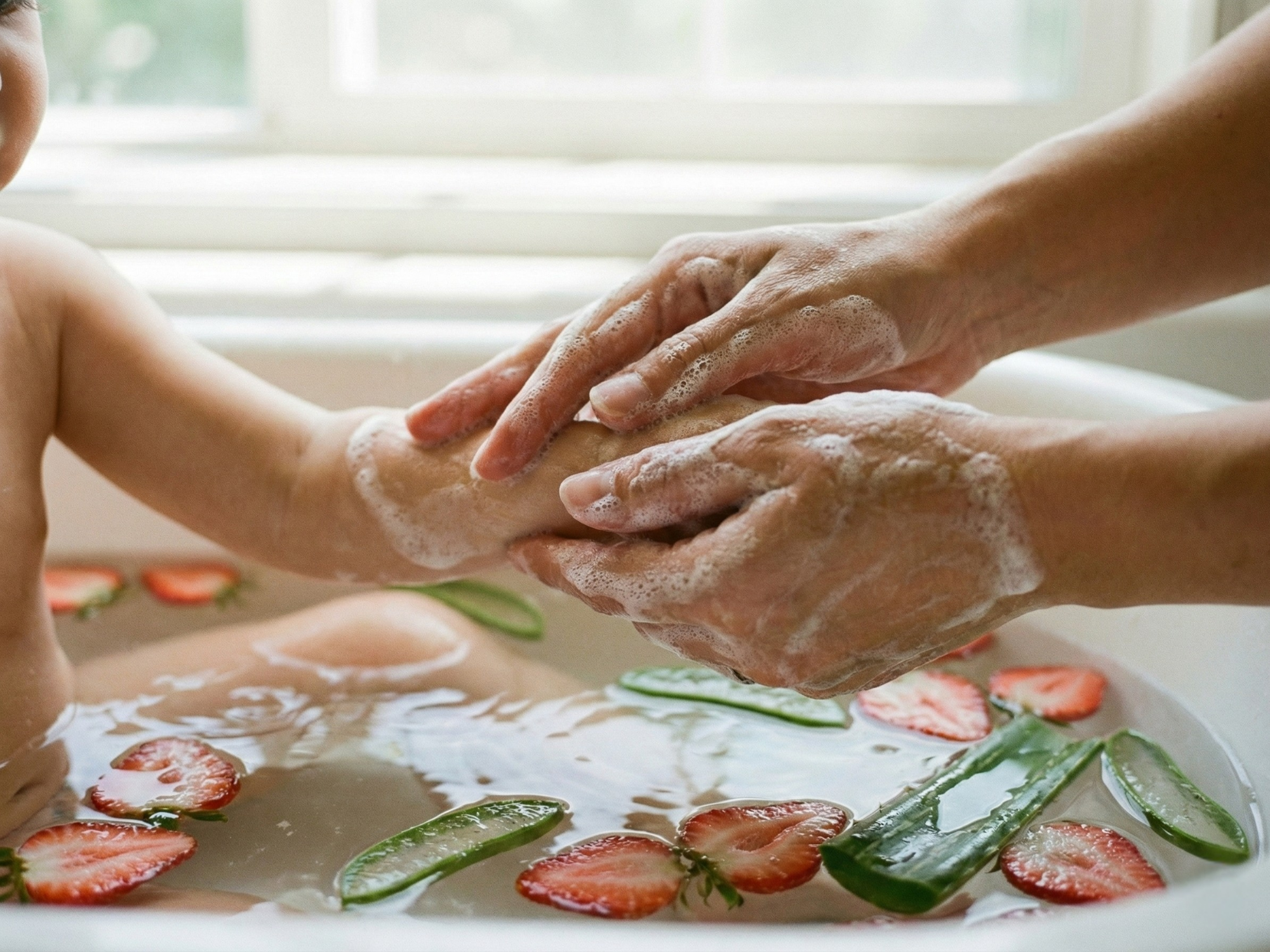 Přírodní dětský sprchový gel Jahoda, 200 ml, Vitie