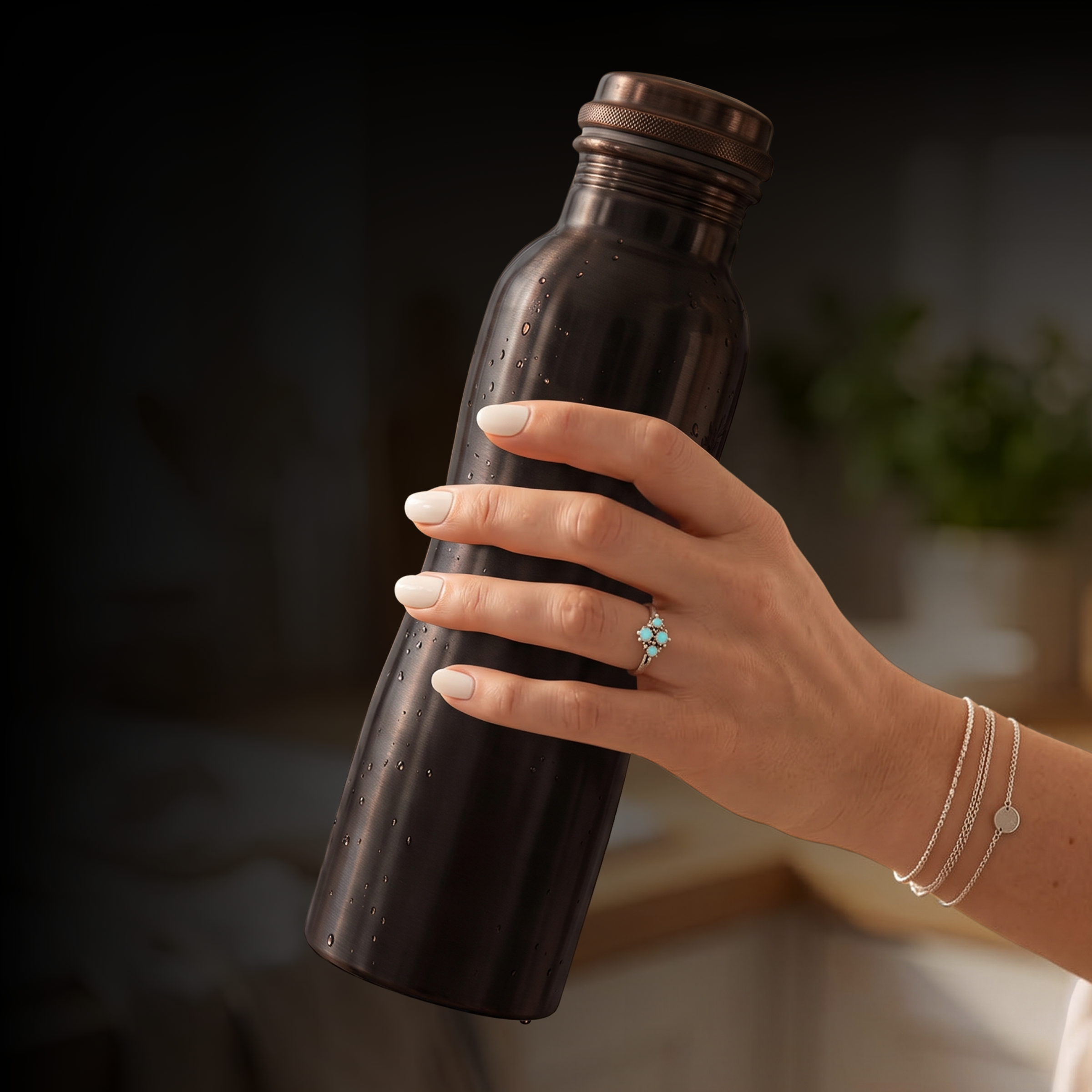 Medená fľaša na vodu zaoblená Čierna, 950 ml, Nature's Own