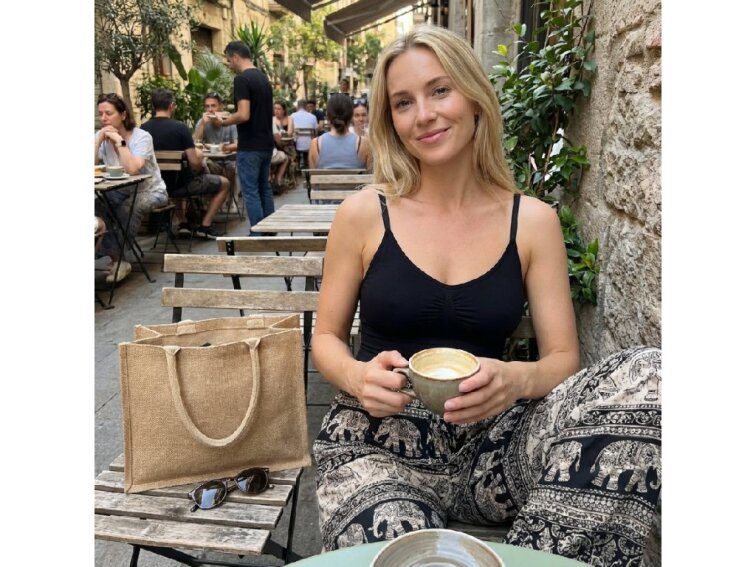 Tvarující body na ramínka s klasickým kalhotkovým střihem, ČERNÉ