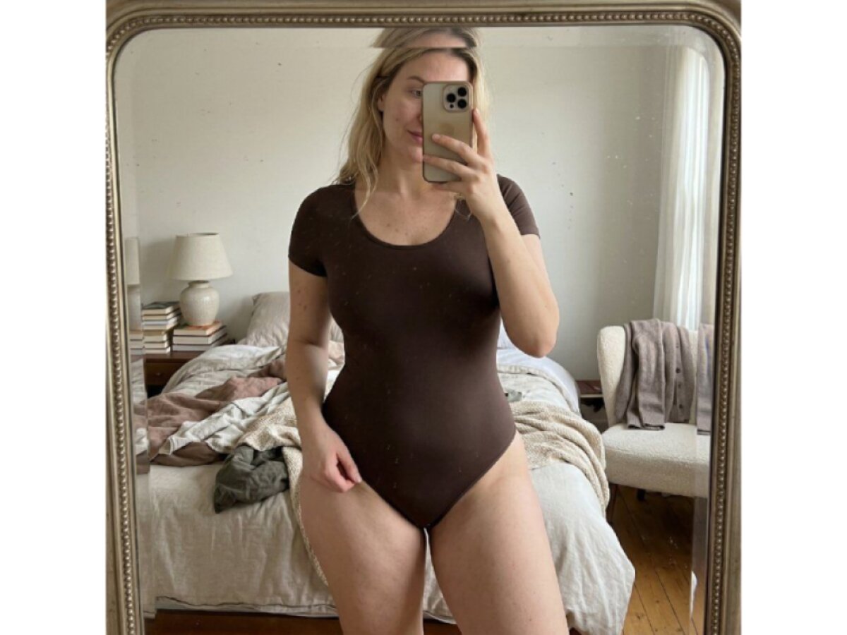 Tvarující body s krátkým rukávem, HNĚDÉ