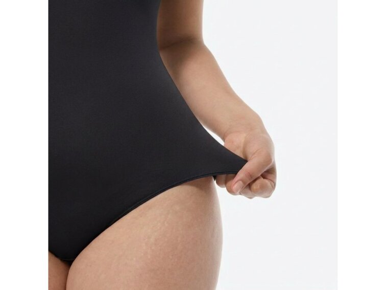Tvarující body na ramínka s klasickým kalhotkovým střihem, ČERNÉ