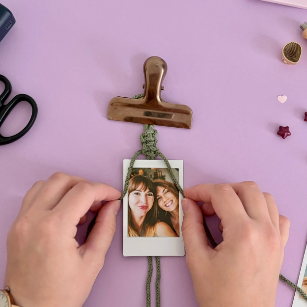 zpomínky na niti: DIY macramé závěs na instax fotky