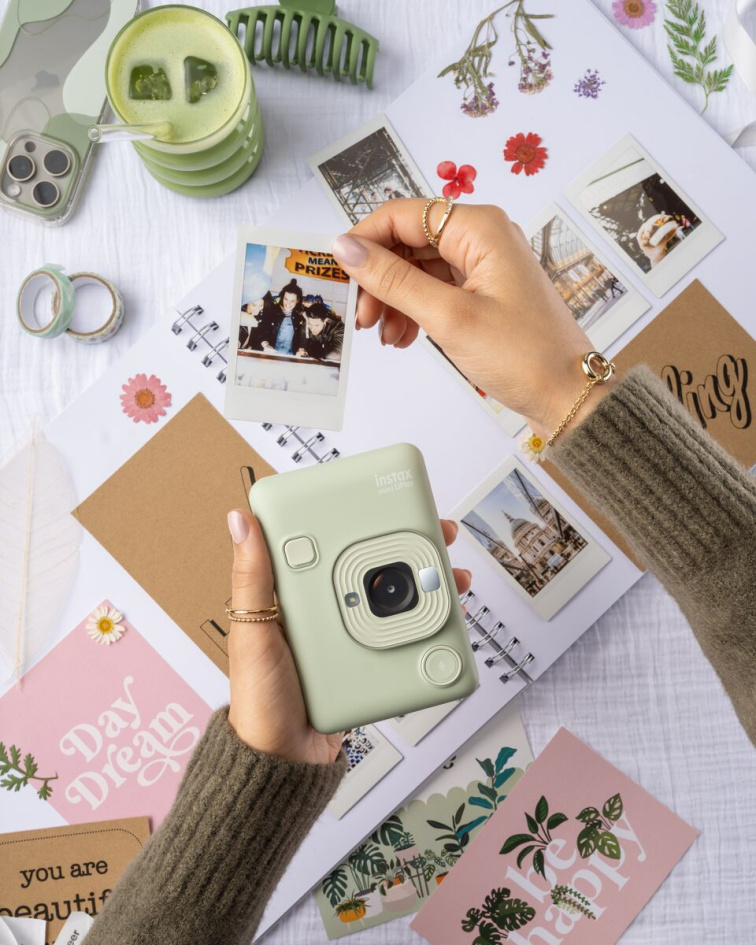 Nejlepší instantní fotoaparát pro děti: Jak vybrat instax podle věku