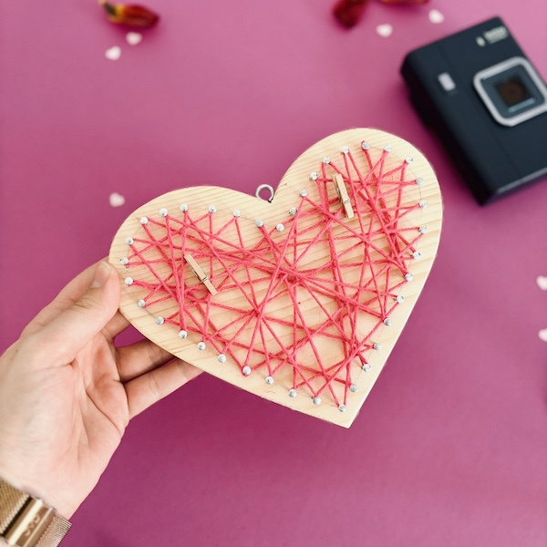 DIY dřevěné srdce s fotkou instax™ - originální dárek krok za krokem