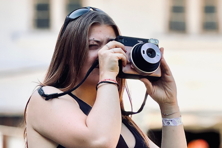 Bigboš Křinice 2026: Přes 500 festivalových vzpomínek zachycených na instax™ SQUARE