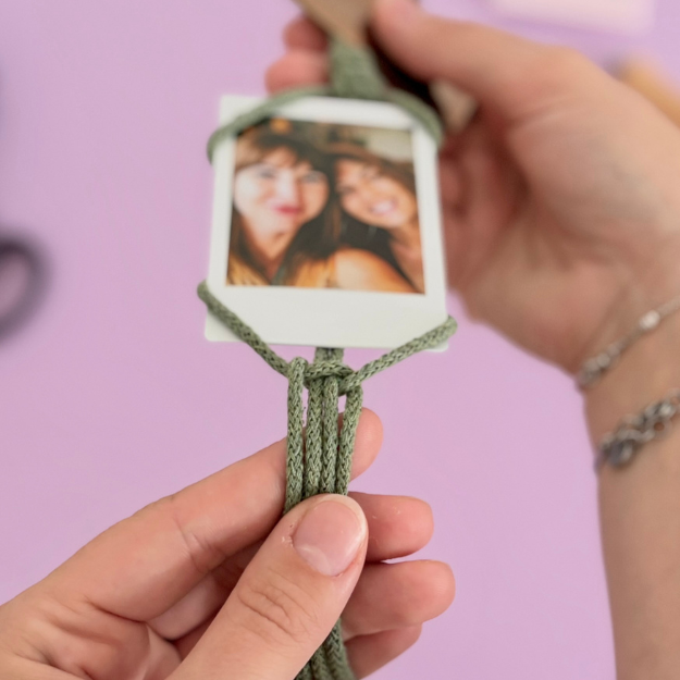 zpomínky na niti: DIY macramé závěs na instax fotky