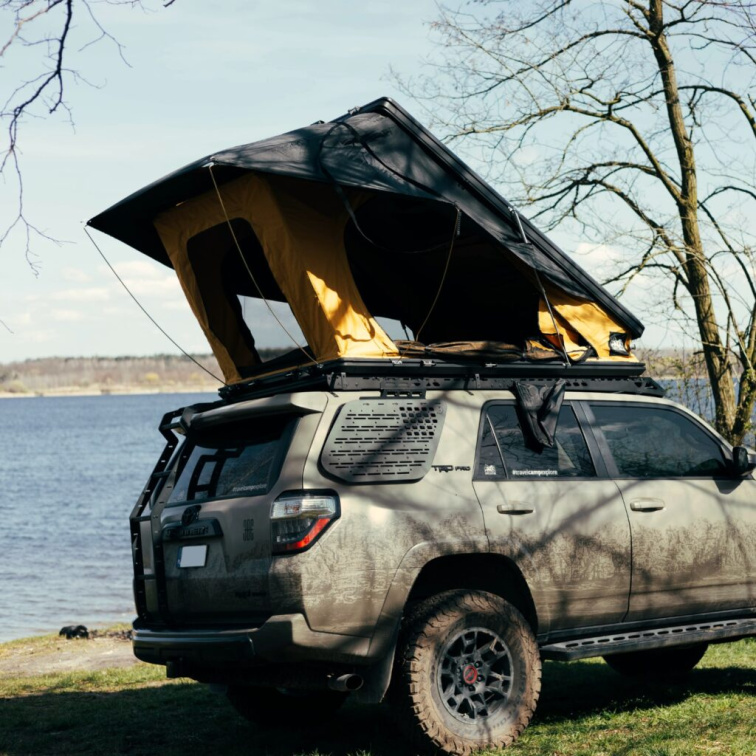 OFFLANDER střešní stan TRIANGLE TOMAHAK 2.1