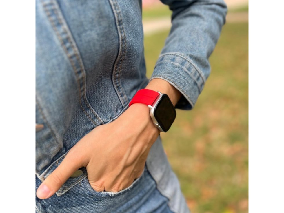 Jednobarevný řemínek s přezkou pro chytré hodinky - Červený