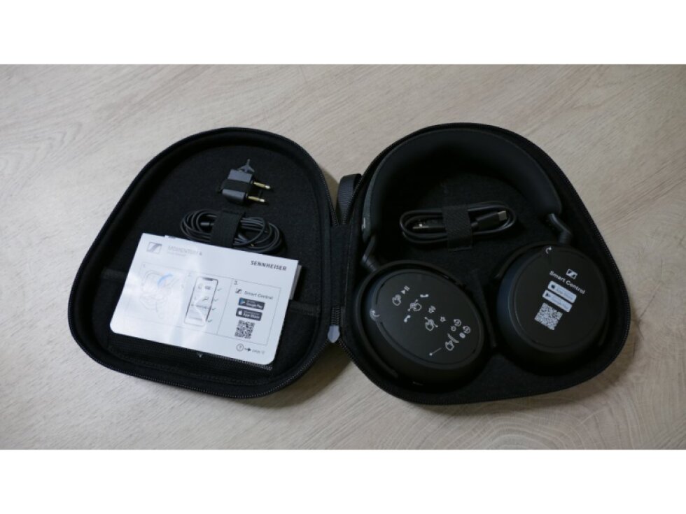 Sennheiser Momentum 4 Wireless Graphite + Sennheiser BTD 700 akční set