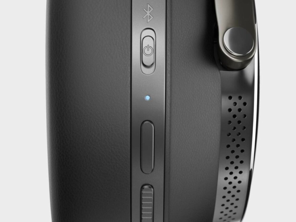 Bowers & Wilkins PX8 Tan