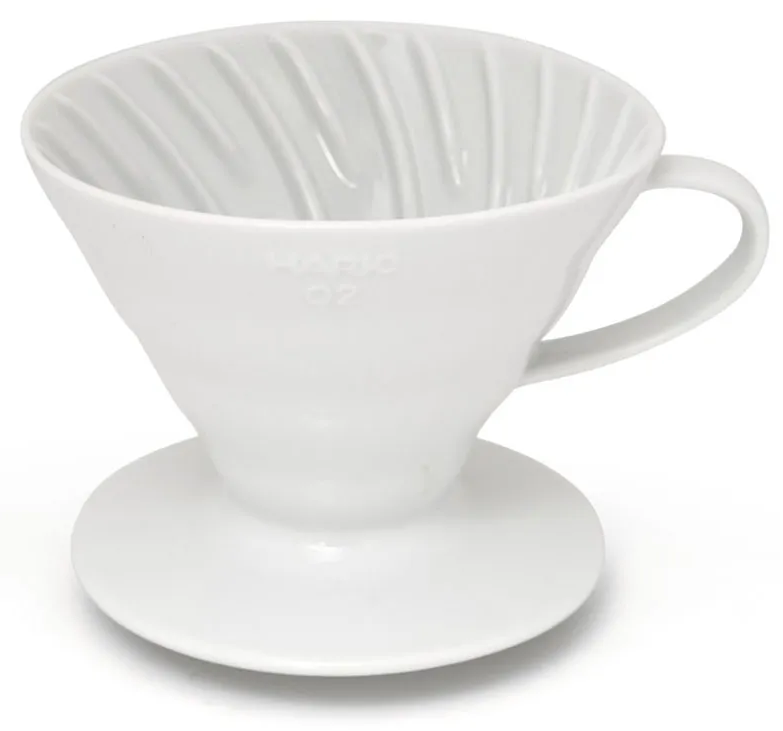 Hario keramický dripper na kávu V60-02 bílý