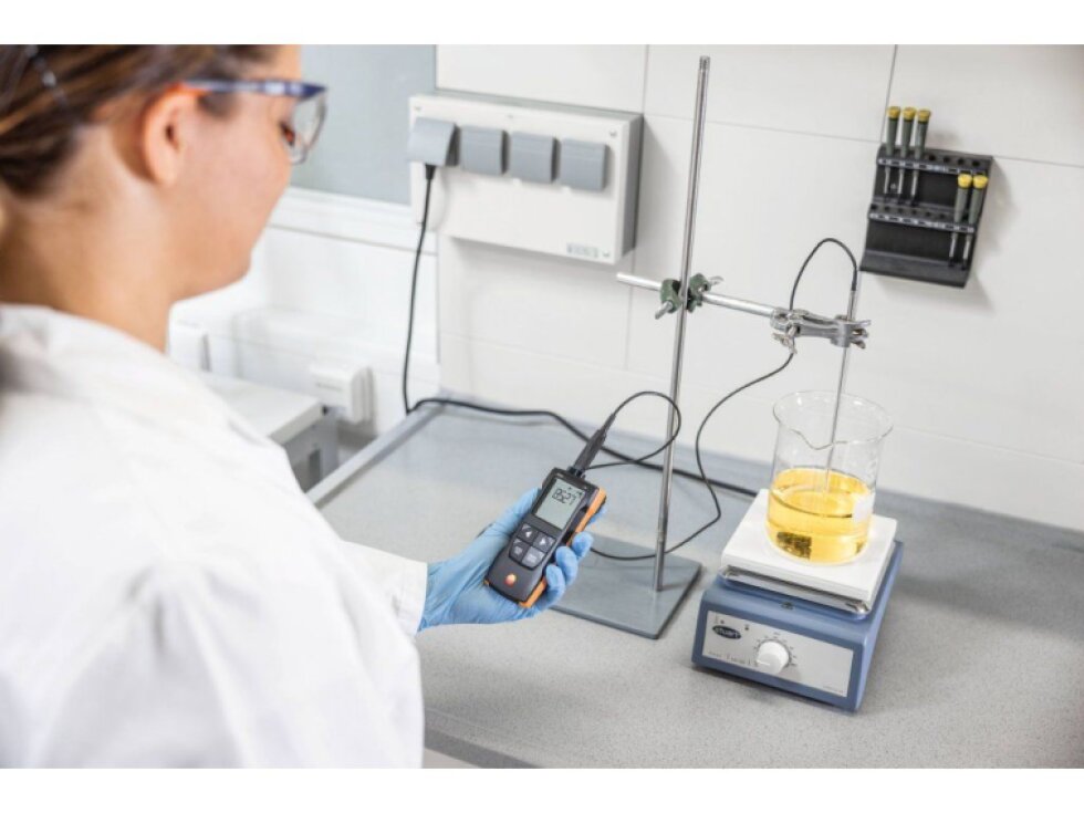 testo 110 – NTC a Pt100 teploměr s připojením k aplikaci
