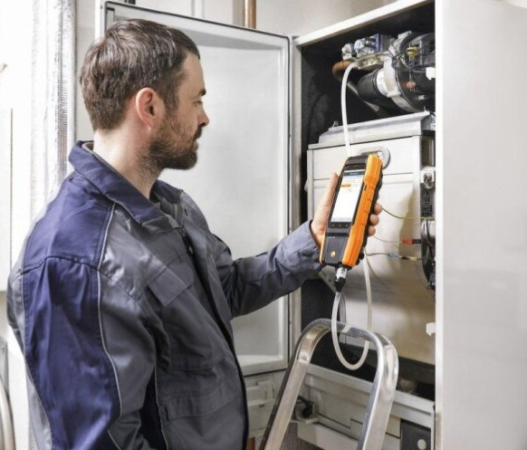 Inovativní testo 300 Longlife sada 2 - Analyzátor spalin (O2, CO s kompenzací H2 až do 30,000 ppm, NO – možnost)