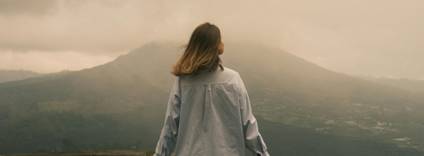 Nachlazení a zdraví žen: Jak chlad ovlivňuje menstruační bolesti a cyklus + 5 tipů, jak se zahřát